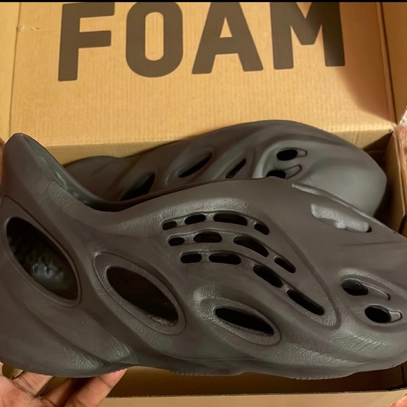 Yeezy Onyx size 9 - Picture 1 of 4